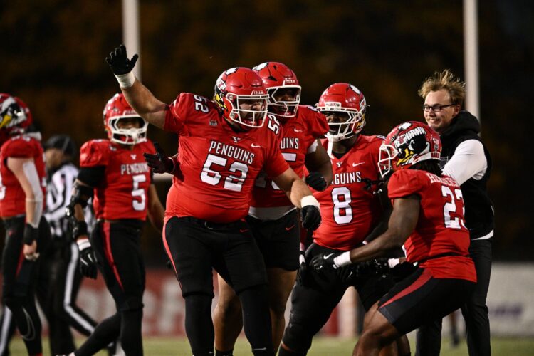 YSU scores 28 straight points to rally past Southern Illinois